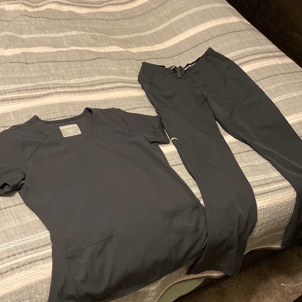 Scrub set, Skechers by Barco, both medium, gray